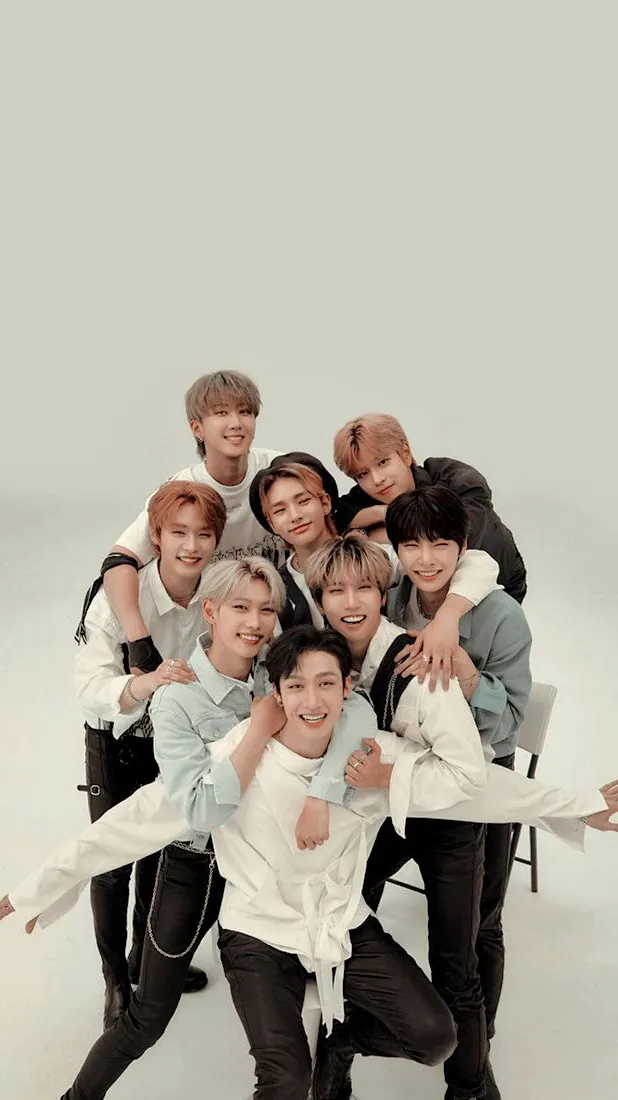 ai character: Skz apocalypse 🧟 background