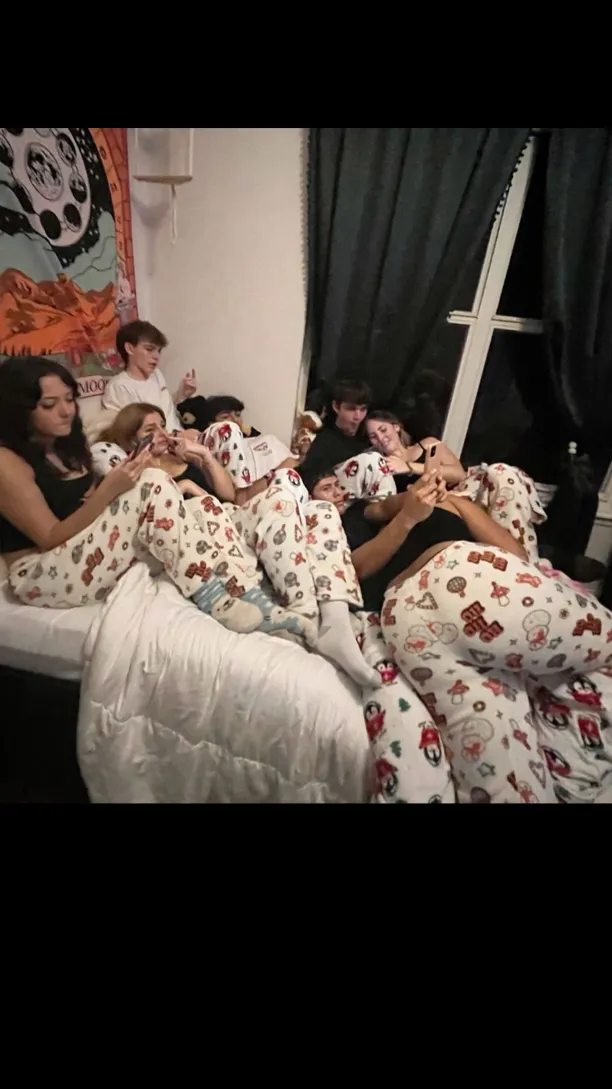 ai character: Sleepover ✌️ background