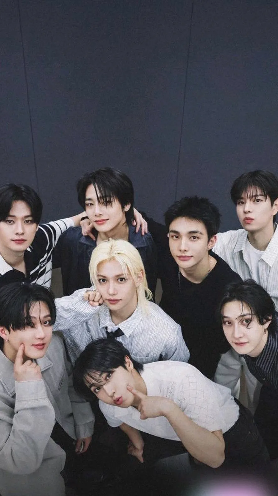 ai character: Skz plane ✈️♥️ background