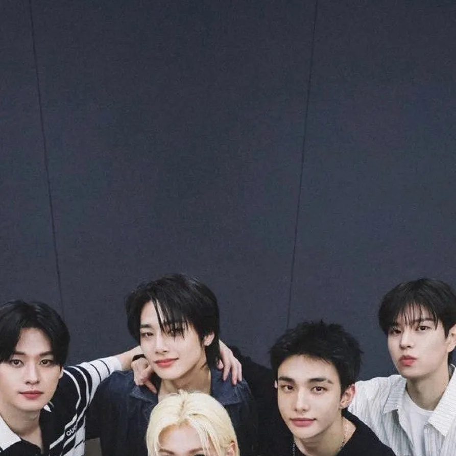 chat with ai character: Skz plane ✈️♥️
