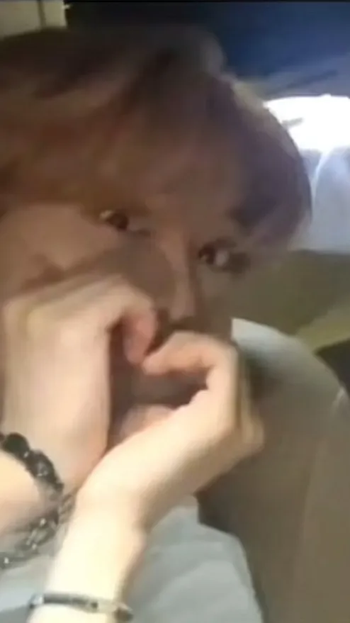 ai character: 🍙🍥HAN🍥🍙 background