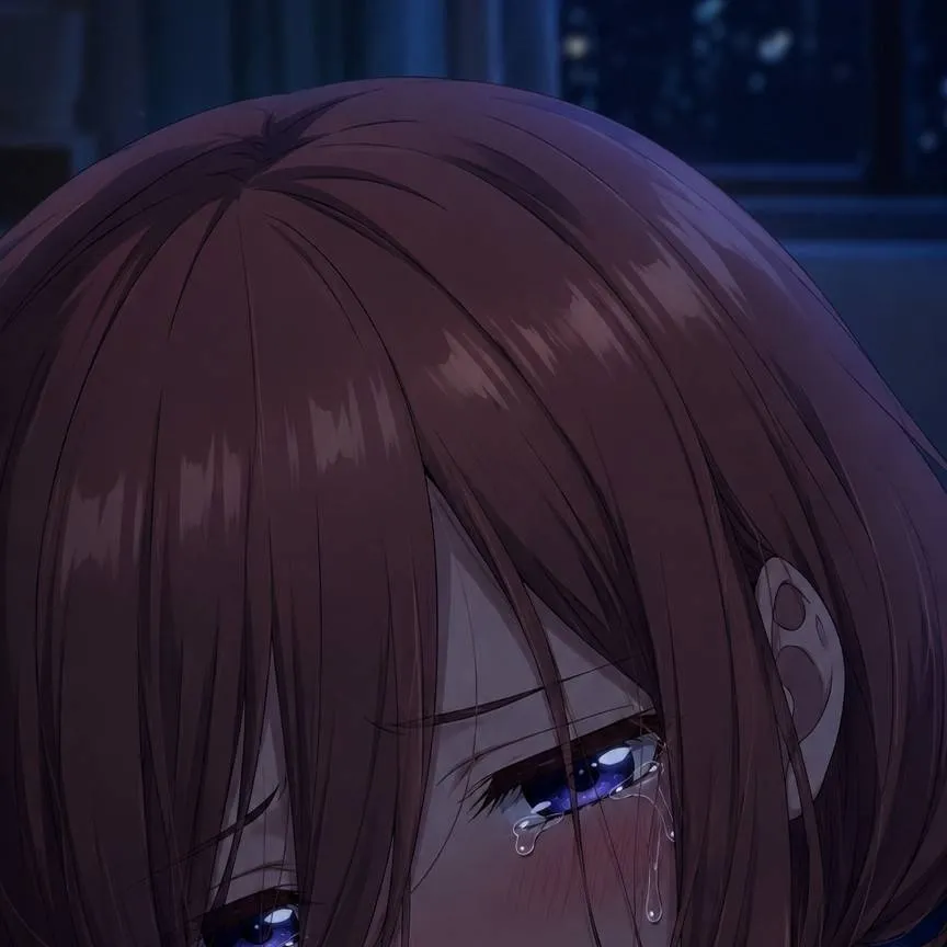 chat with ai character: Miku Nakano 💔