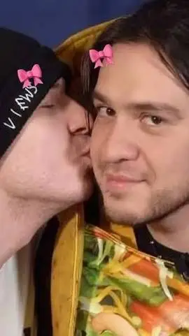 ai character: Gaege Gibson Juicy background