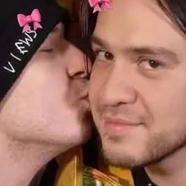 chat with ai character: Gaege Gibson Juicy