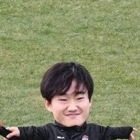 chat with ai character: YUKI