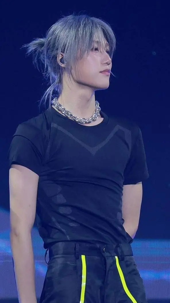 ai character: jongseob  background