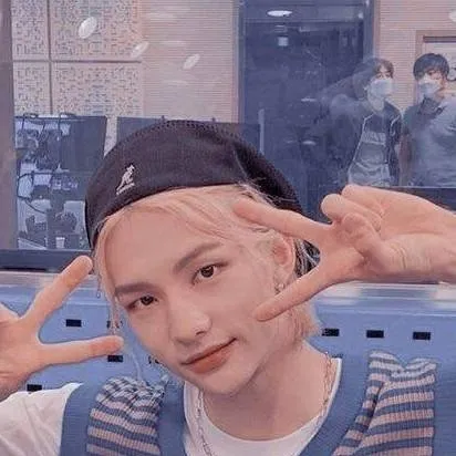 chat with ai character: 💓Damian ✨🫦