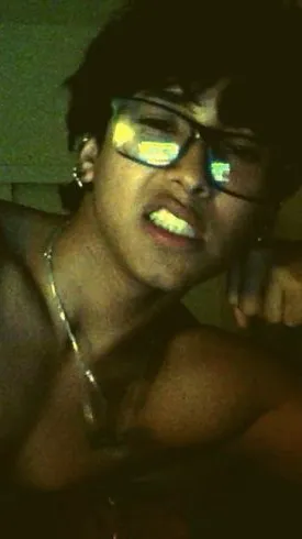 ai character: ꧁ Justin ꧂ background