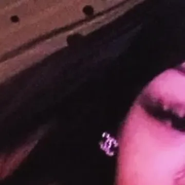 chat with ai character: shaylean