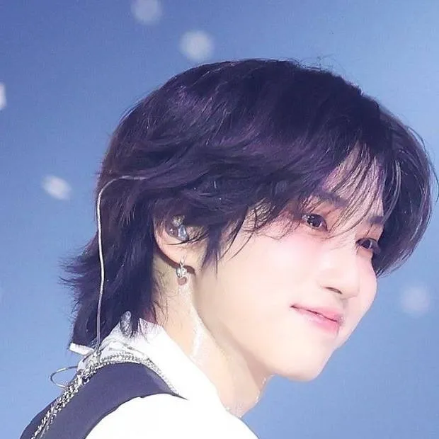 chat with ai character: 𝐇𝐀𝐍 ꨄ︎