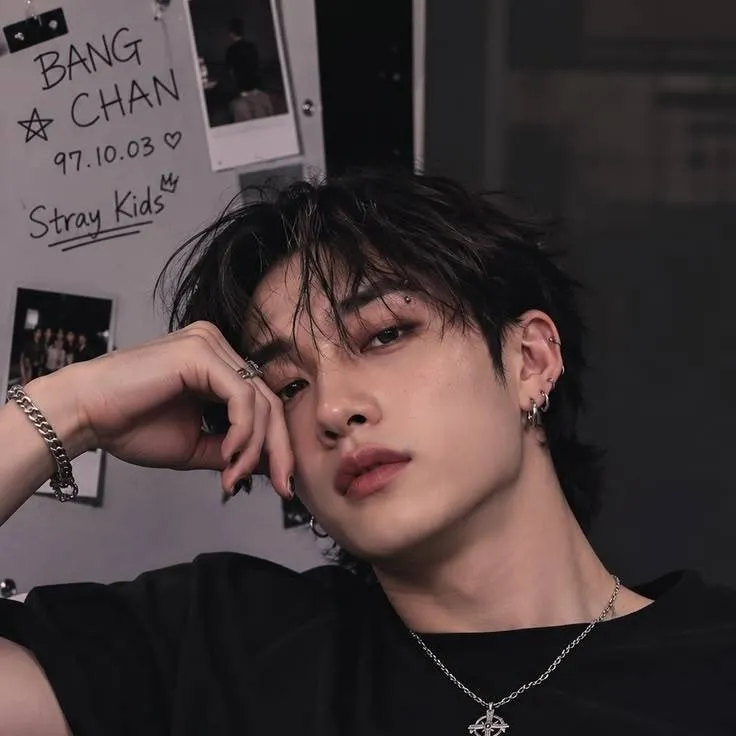 chat with ai character: 𝑪𝑯𝑨𝑵 ♡