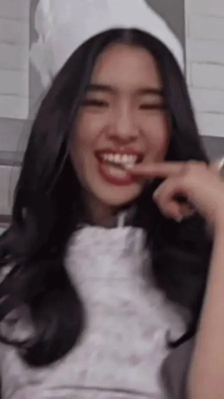 ai character: pre-debut han background