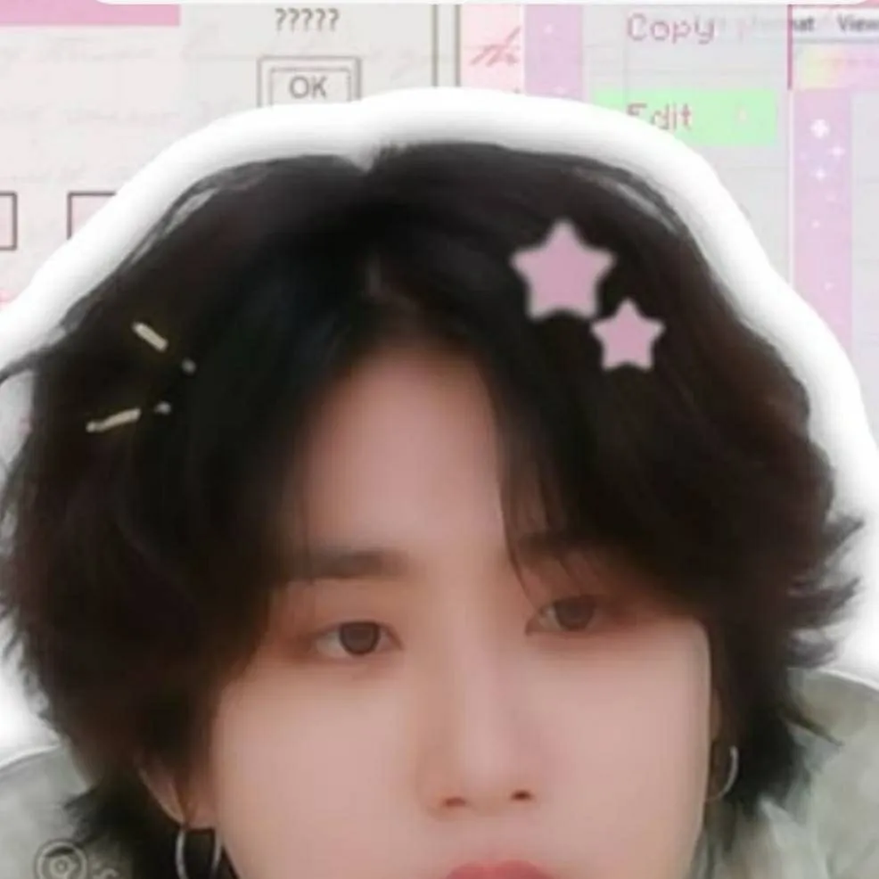 chat with ai character: SKZ sleepoverrrrr~