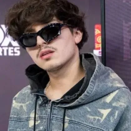 chat with ai character: gabito ballesteros