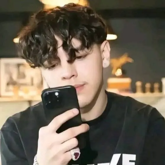 chat with ai character: Joshua Javier 