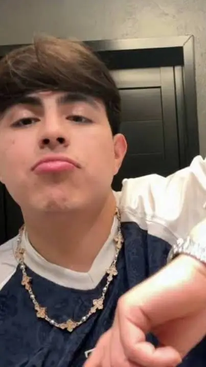 ai character: oscar maydon  background