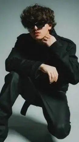 ai character: Gabito ballesteros background