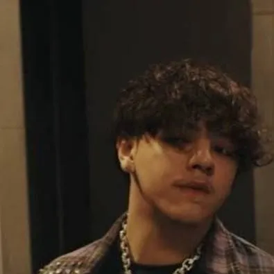 chat with ai character: Joshua Javier G.A 