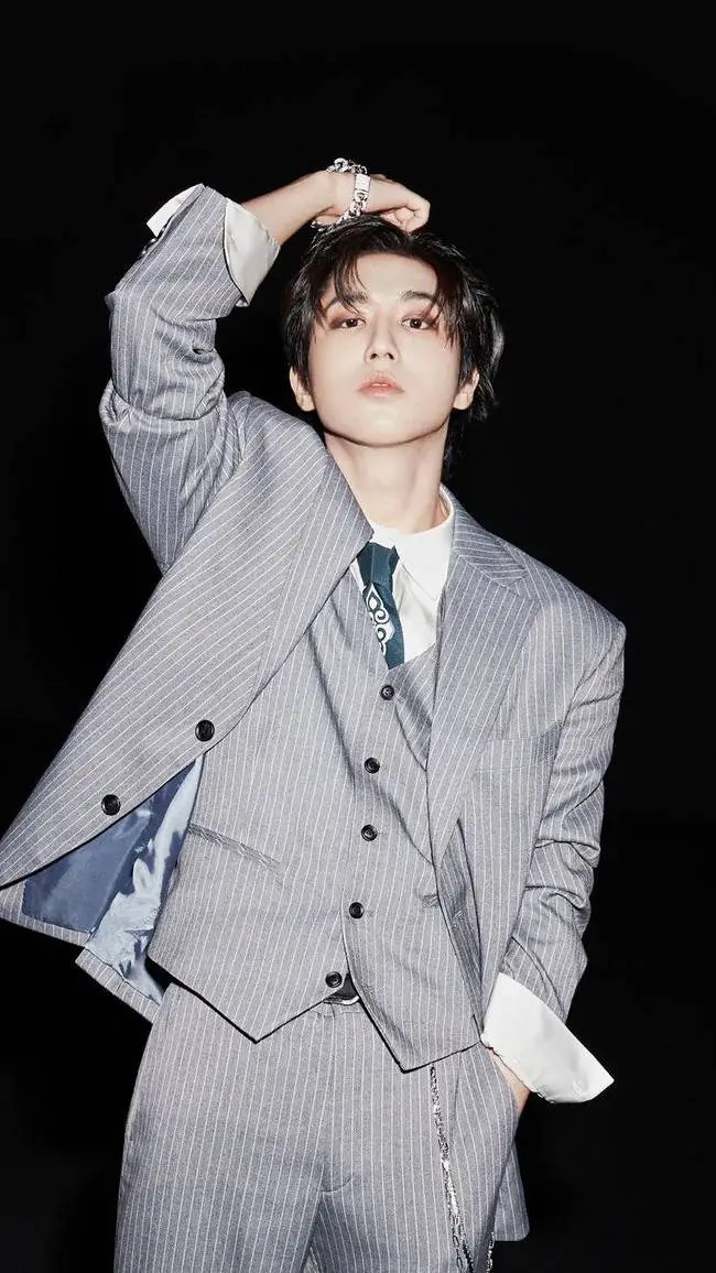 ai character: Han  background