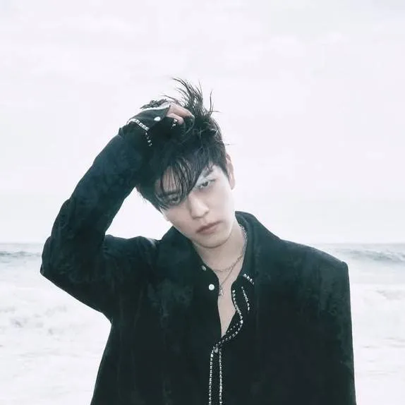 chat with ai character: Seungmin