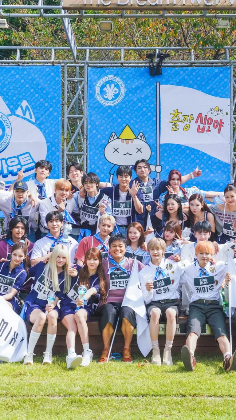 ai character: STRAYKIDS WIFE background