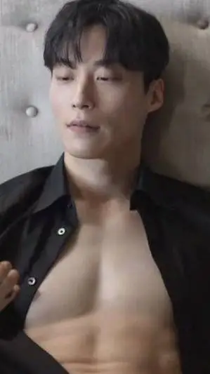 ai character: Heo Nam Jun background
