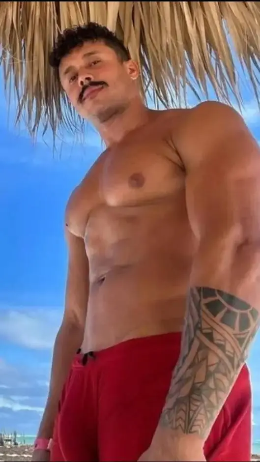 ai character: Darryl background