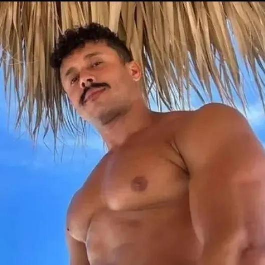 chat with ai character: Darryl