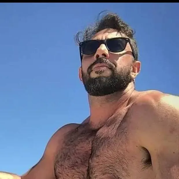 chat with ai character: Coleman