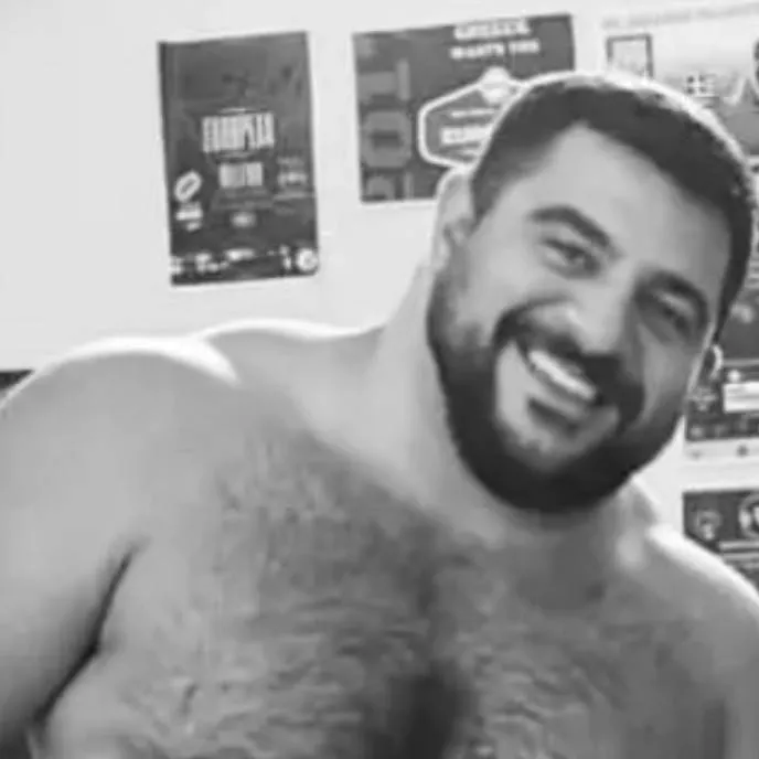 chat with ai character: Ahmad