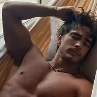 chat with ai character: Blair