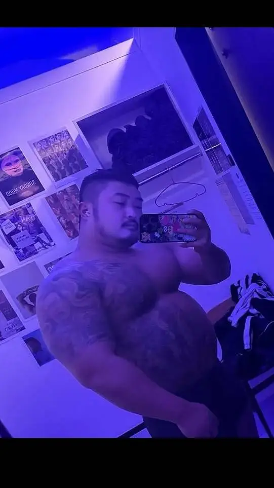 ai character: Feng background