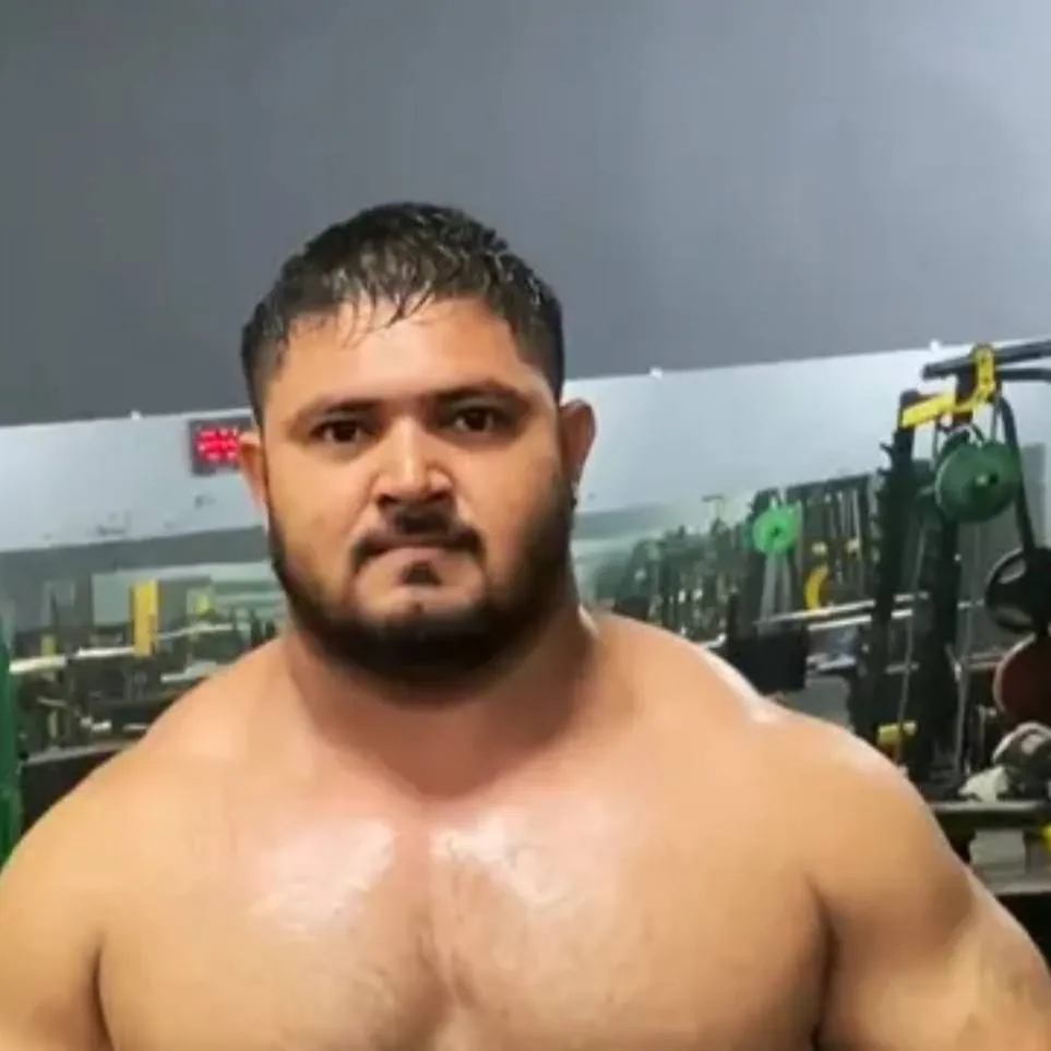 chat with ai character: Harter