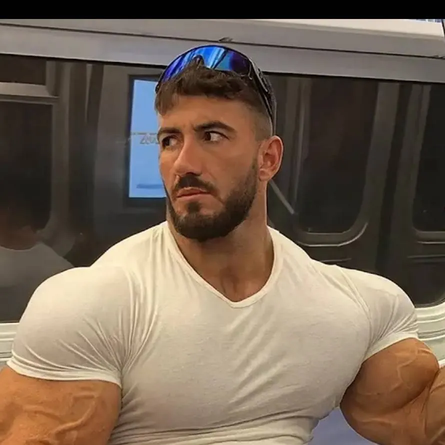 chat with ai character: Patrick