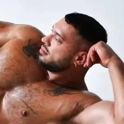 chat with ai character: Baron