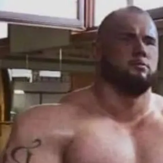 chat with ai character: Robert