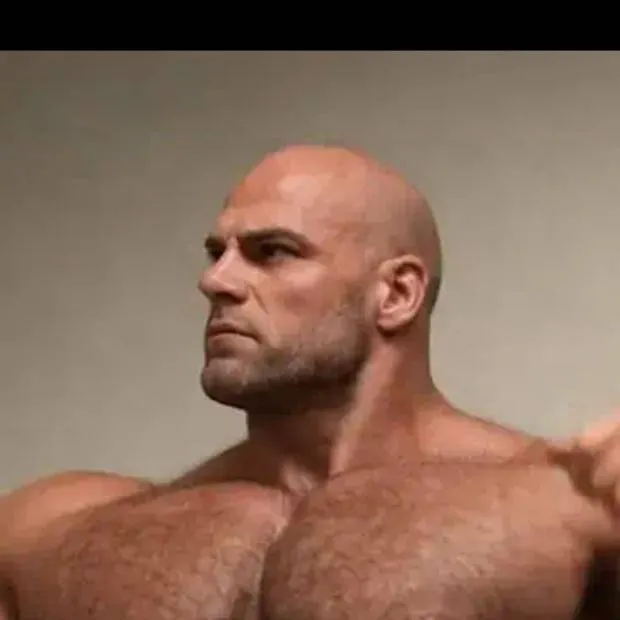 chat with ai character: Raymond