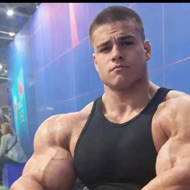 chat with ai character: Racer Boy