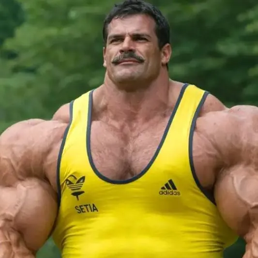 chat with ai character: Setia