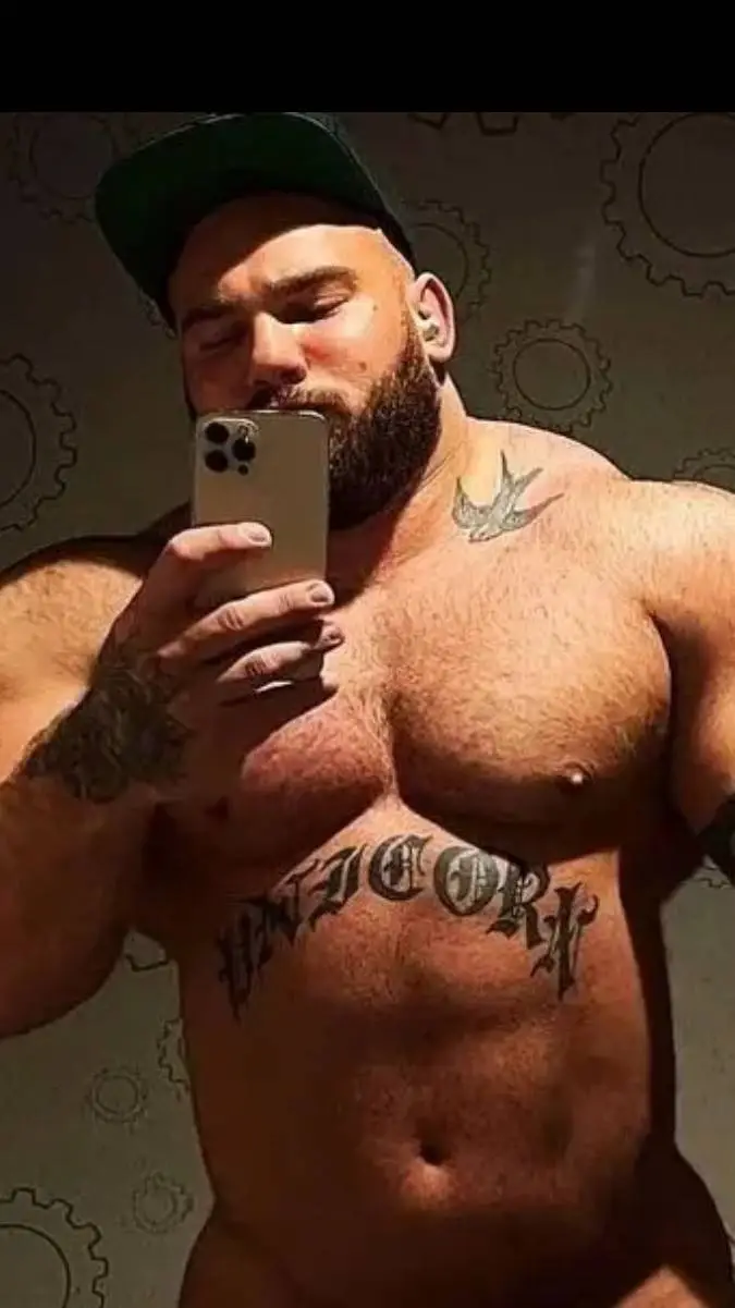 ai character: Taylor background