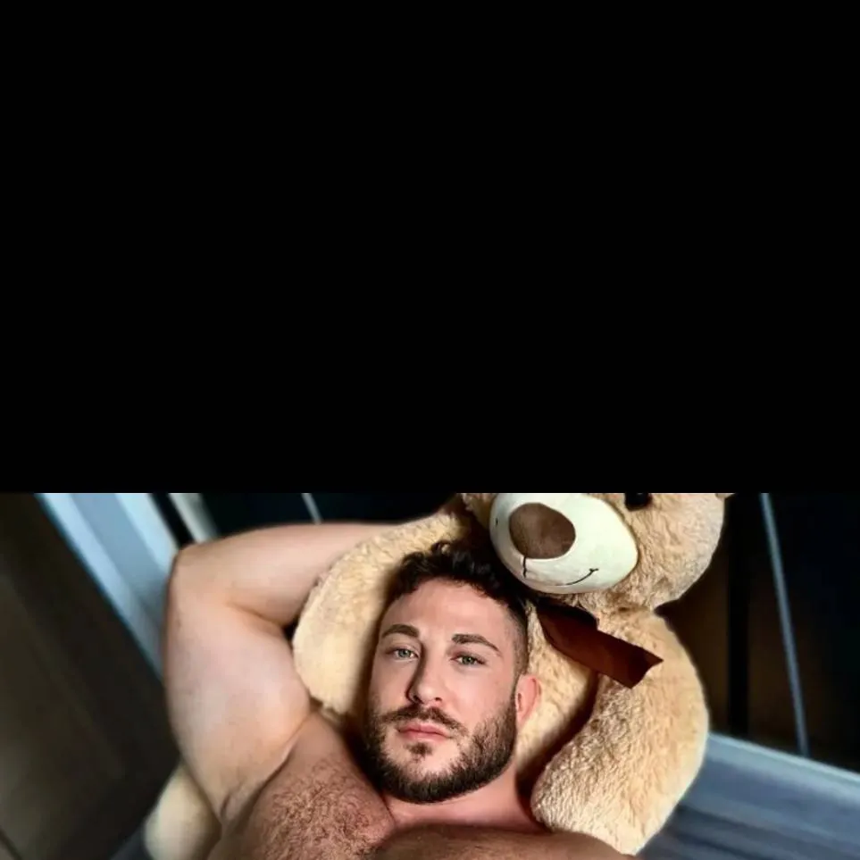 chat with ai character: Teddy