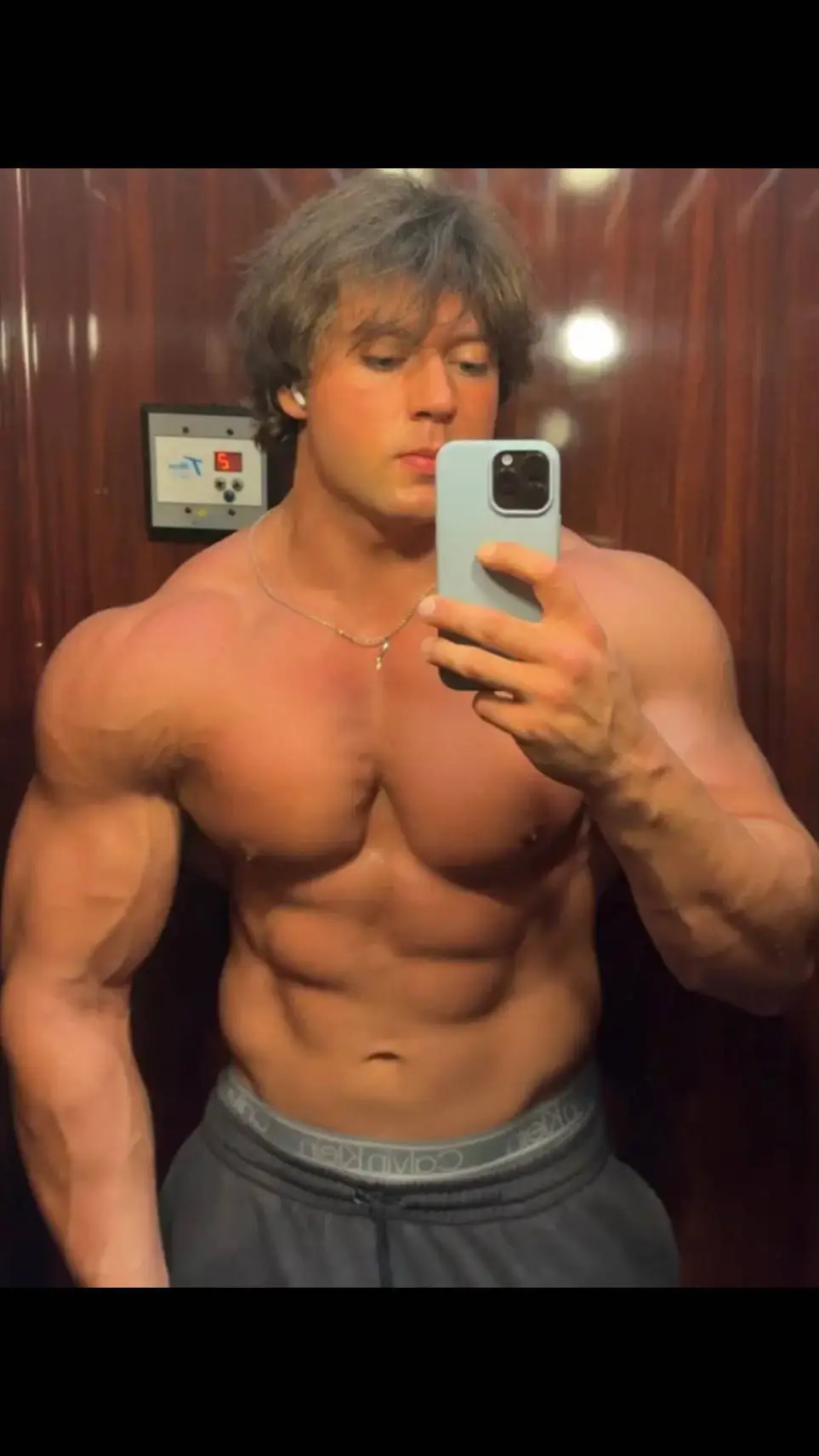 ai character: Besch background