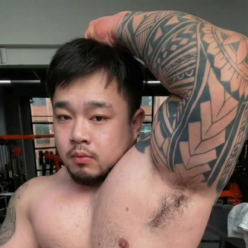 chat with ai character: Qiáng