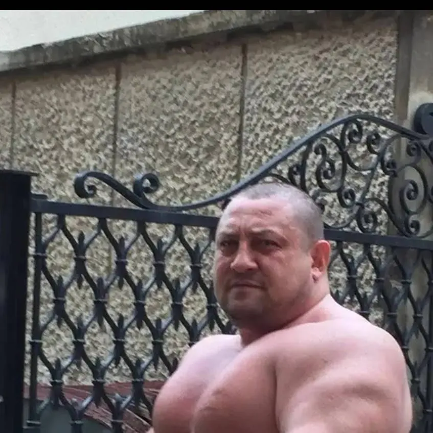 chat with ai character: Franky Caleb