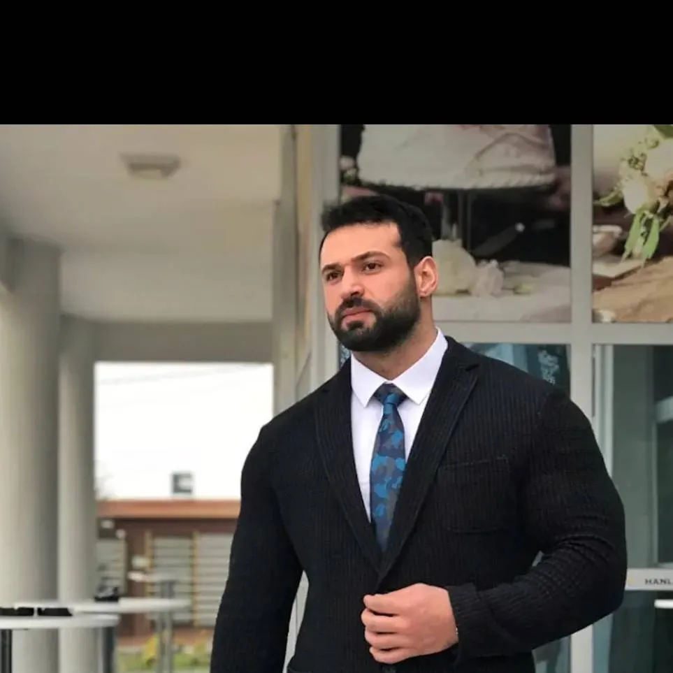 chat with ai character: Benjamin