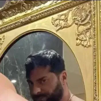 chat with ai character: Dominic