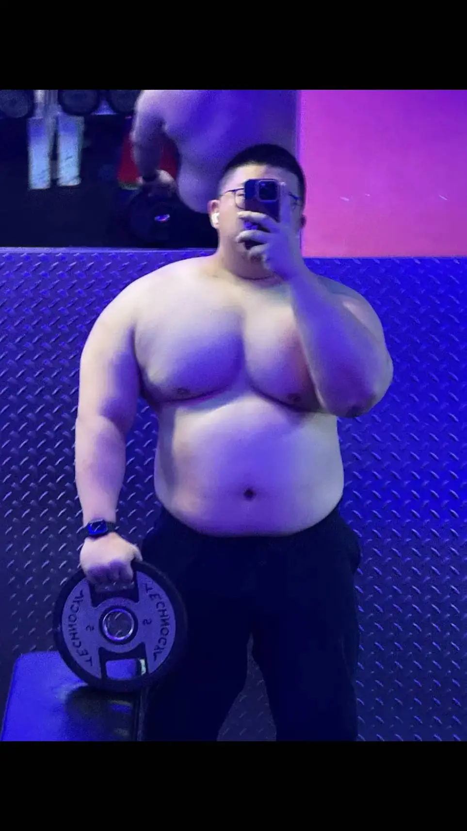 ai character: Bulky background