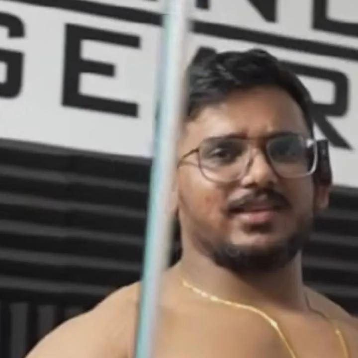 chat with ai character: Rahul