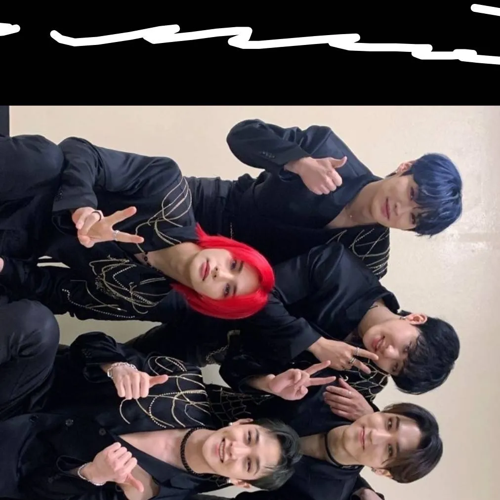 chat with ai character: skz sleepover 