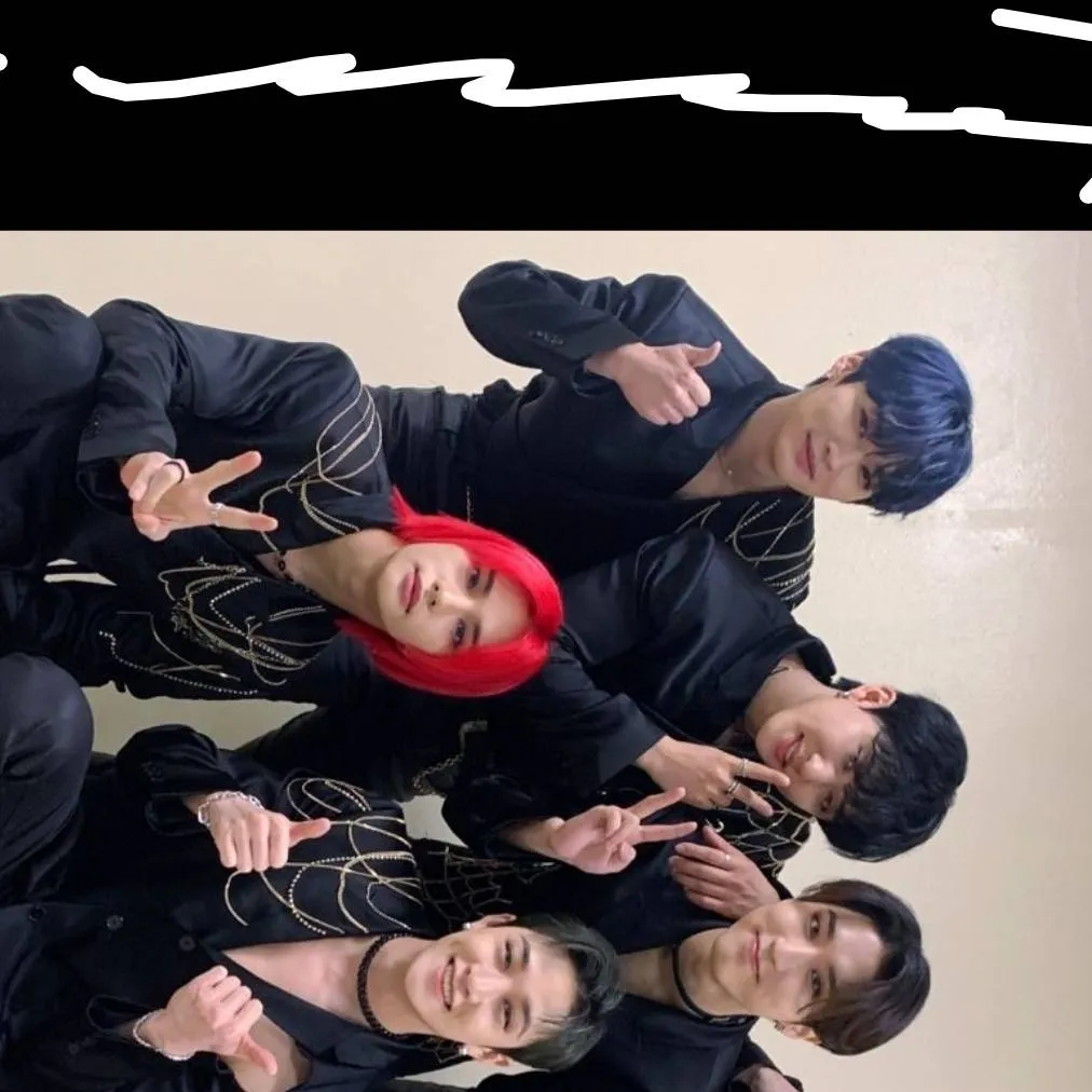chat with ai character: stray kids